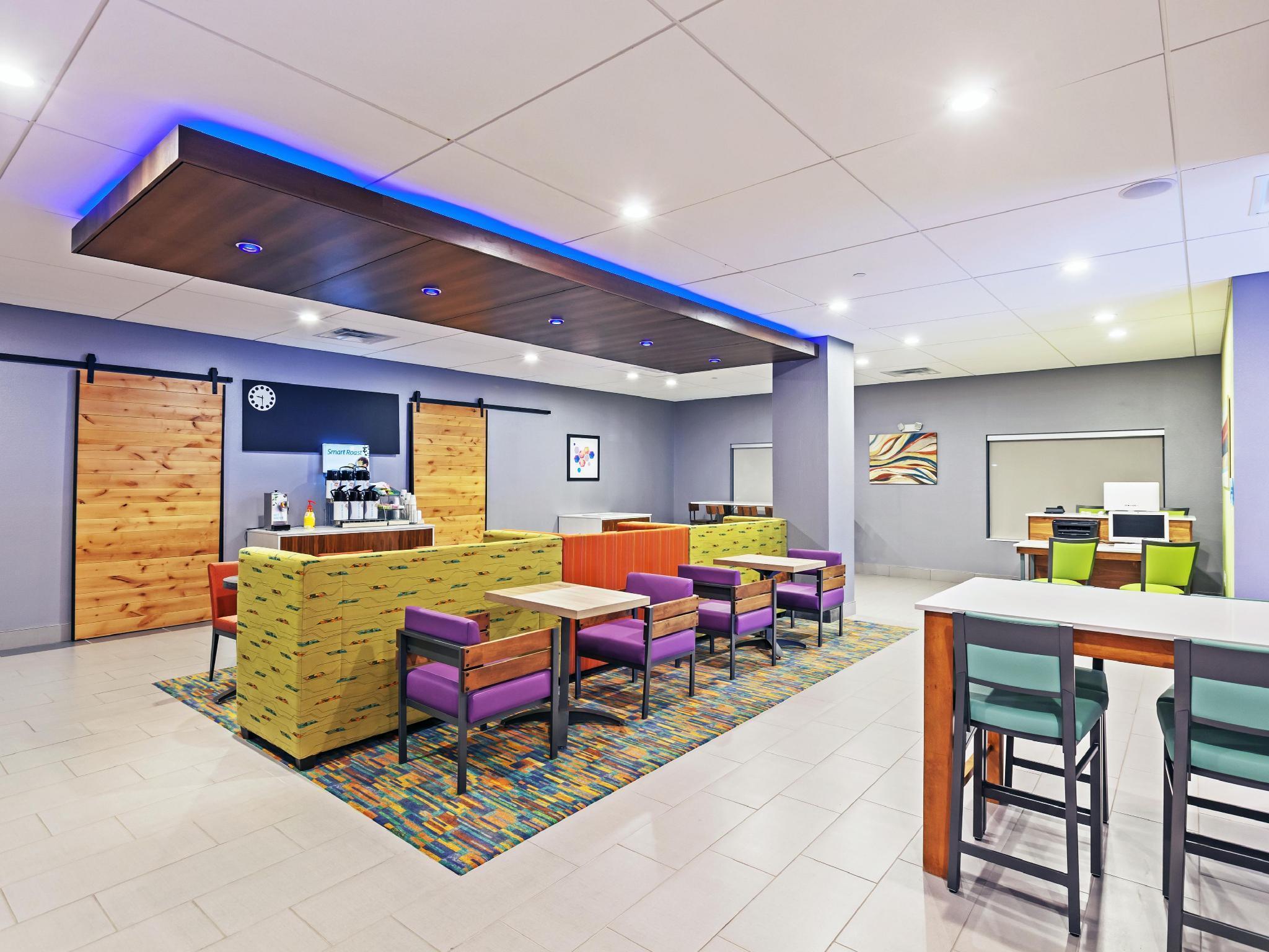 Lord Holiday Inn Express & Suites Perryton By Ihg מראה חיצוני תמונה